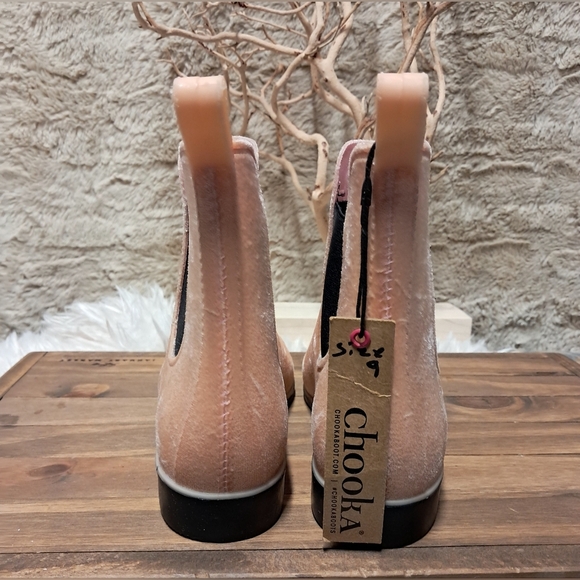 NWT Chooka Suede Vivian Velvet Chelsea Rain Boot Size 9 - Picture 4 of 8